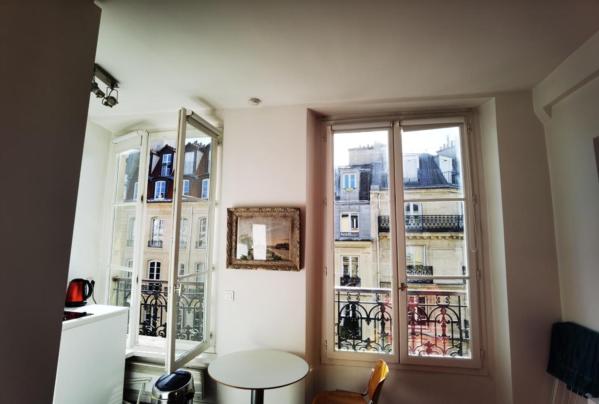 Innocents Apt Paris Luaran gambar