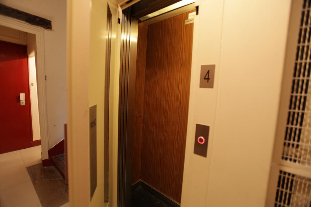 Innocents Apt Paris Luaran gambar